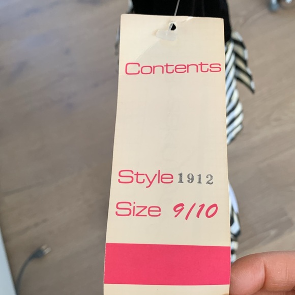 Chic Black and Gold Midi Dress with Elegant Design - Picture 8 of 16